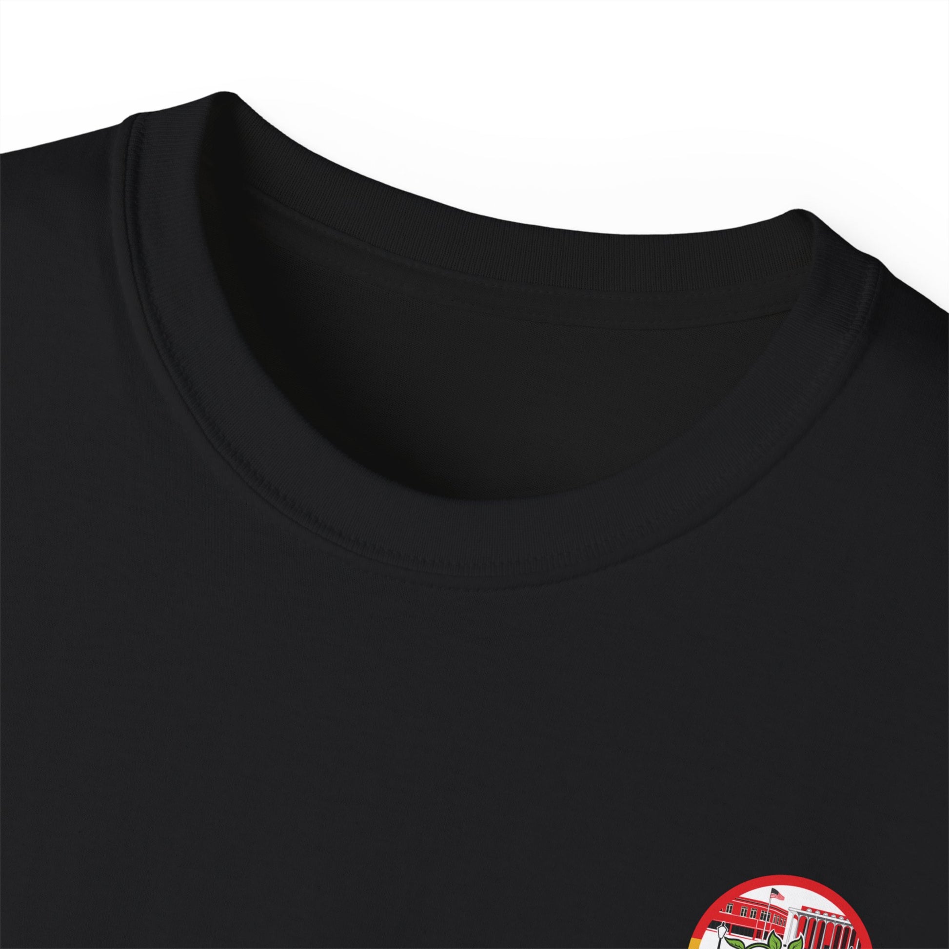 Laurel Urban Farms T-shirt with Crew Collar Neck in Black: Layers well with outerwear